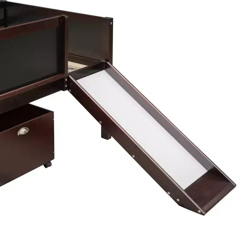 Lit mezzanine bas pour enfant avec toboggan, mur d'escalade et tableau, lit mezzanine en bois avec 2 boîtes de rangement, couleur expresso