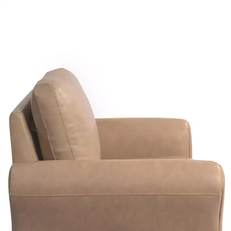 Chaise en similicuir marron clair